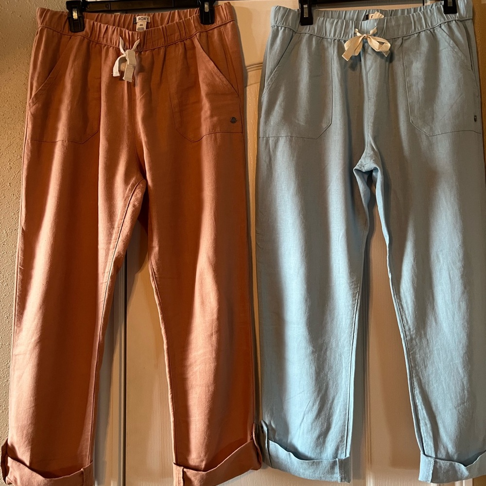 2 pairs cropped pants. ROXY brand. Size small. Coral & blue. Selling together.